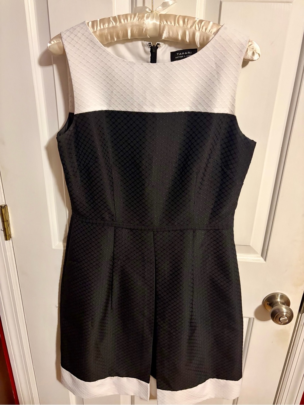 Tahari Black and White Colorblock Sleeveless Mini Dress